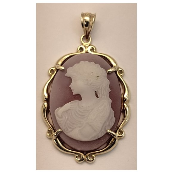 10k Yellow Gold Cameo Pendant